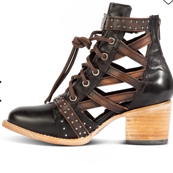 FREEBIRD CHEYENNE MULTI STRAP LACE UP LEATHER BOOTIE SANDAL SIZE 9